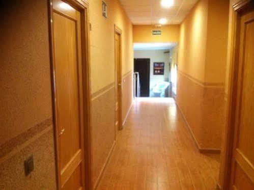 Oyo Hotel Los Alamos Plasencia Ngoại thất bức ảnh