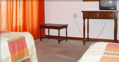 Oyo Hotel Los Alamos Plasencia Ngoại thất bức ảnh