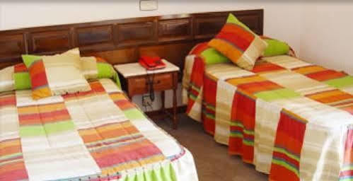 Oyo Hotel Los Alamos Plasencia Ngoại thất bức ảnh