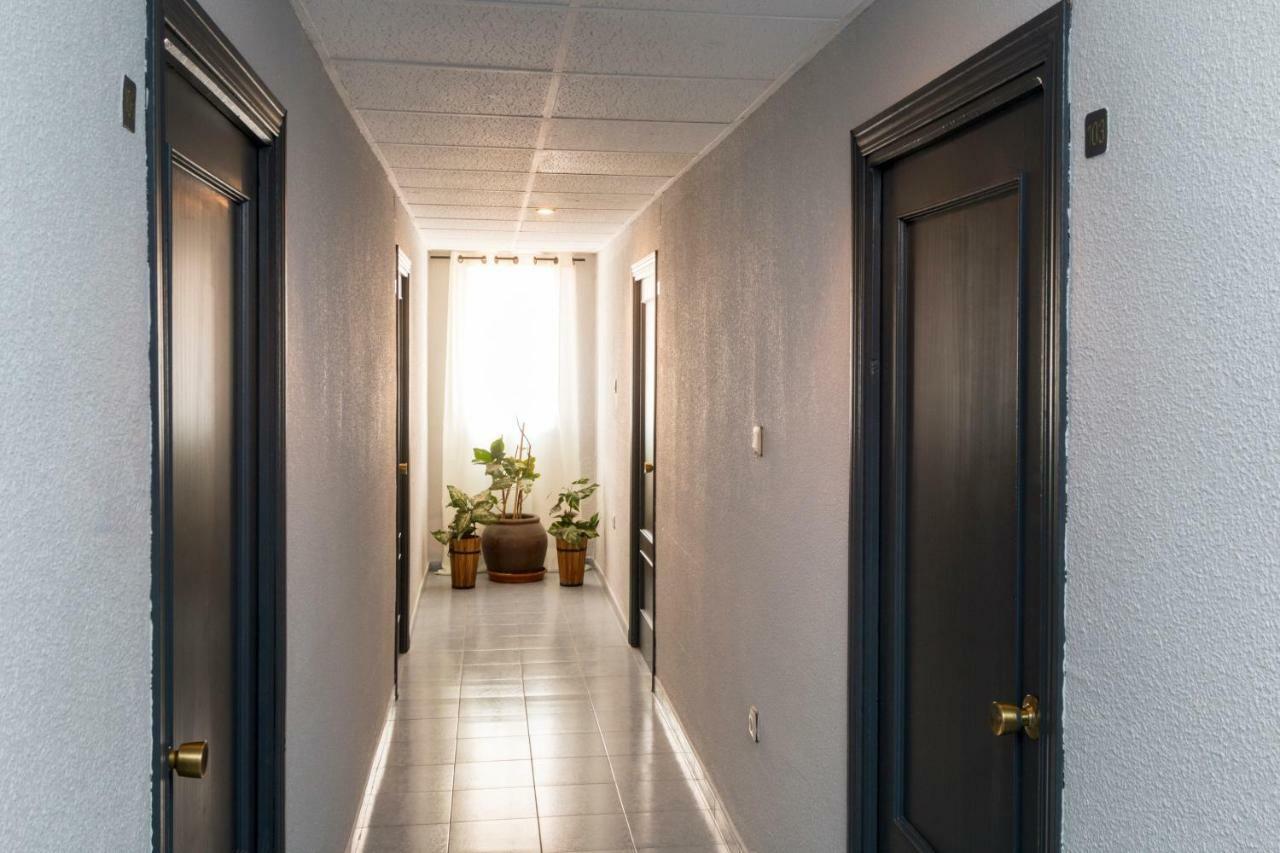 Oyo Hotel Los Alamos Plasencia Ngoại thất bức ảnh