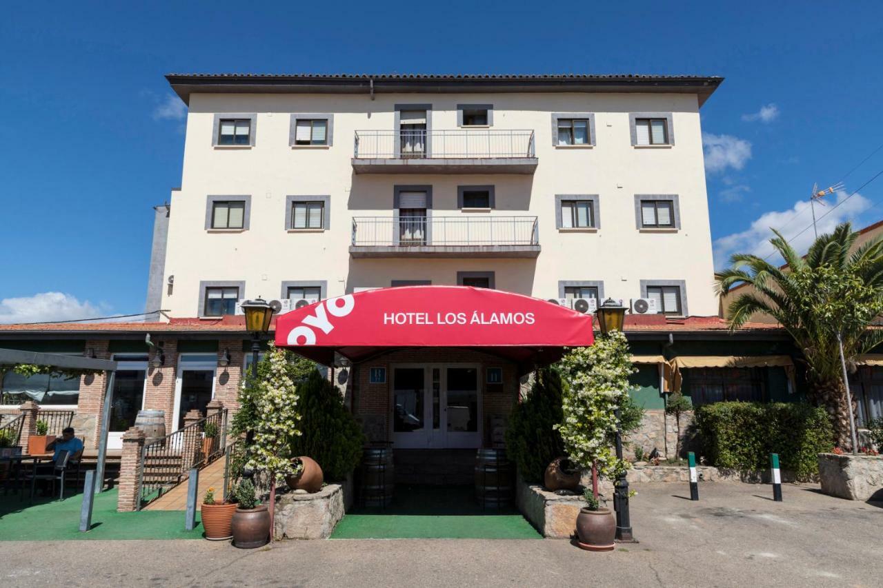 Oyo Hotel Los Alamos Plasencia Ngoại thất bức ảnh